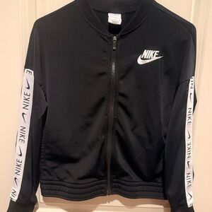 Nike Black Tracksuit Full-Zip Kids Jacket sz XL Sportswear Activewear Swoosh